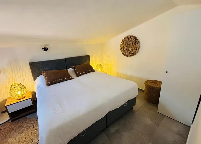 La Sylody Restaurant, 3 Piscines Et Location De Velo Sur Place * Lecci